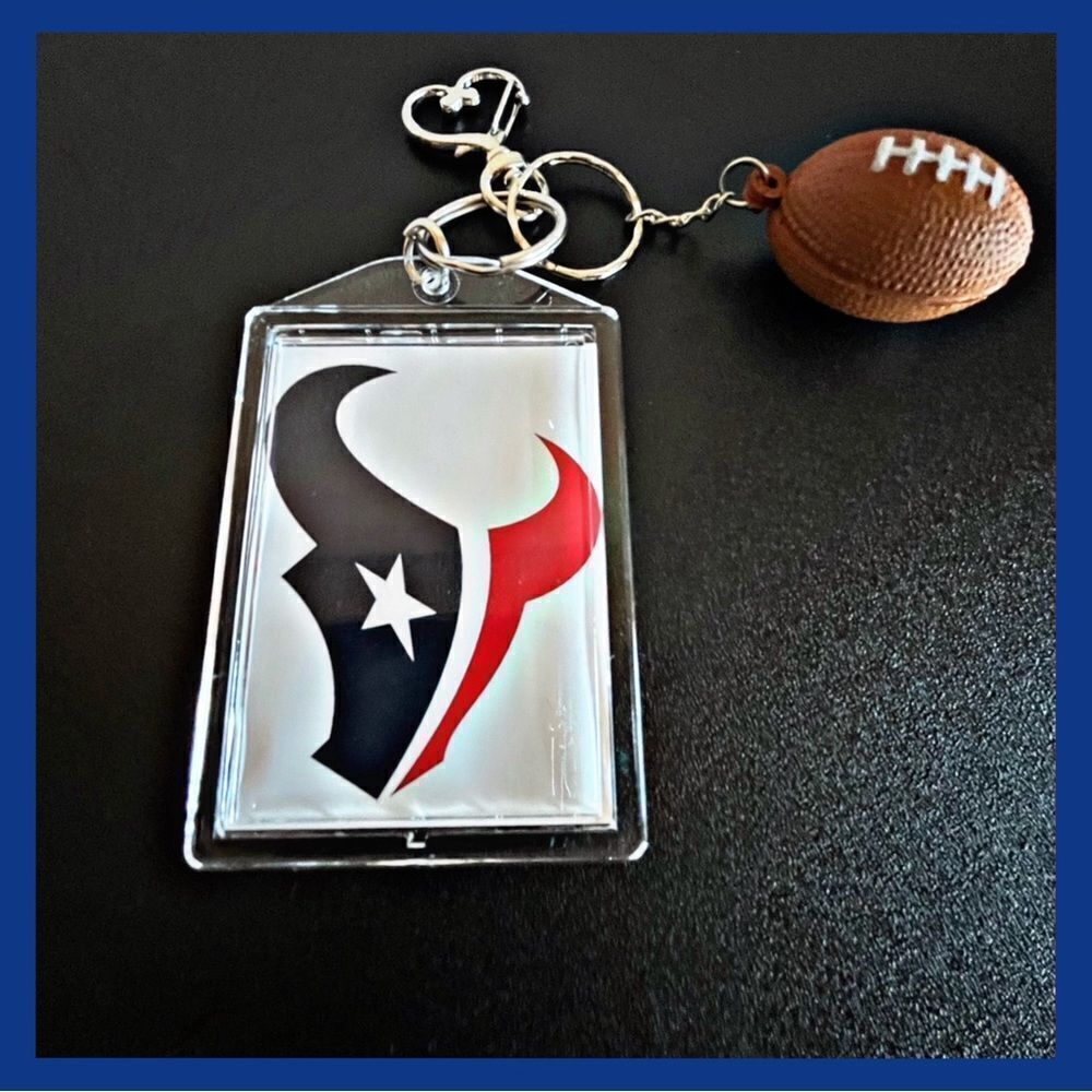 *30off3* NWOT. Houston‎ Texans Football Keychain.